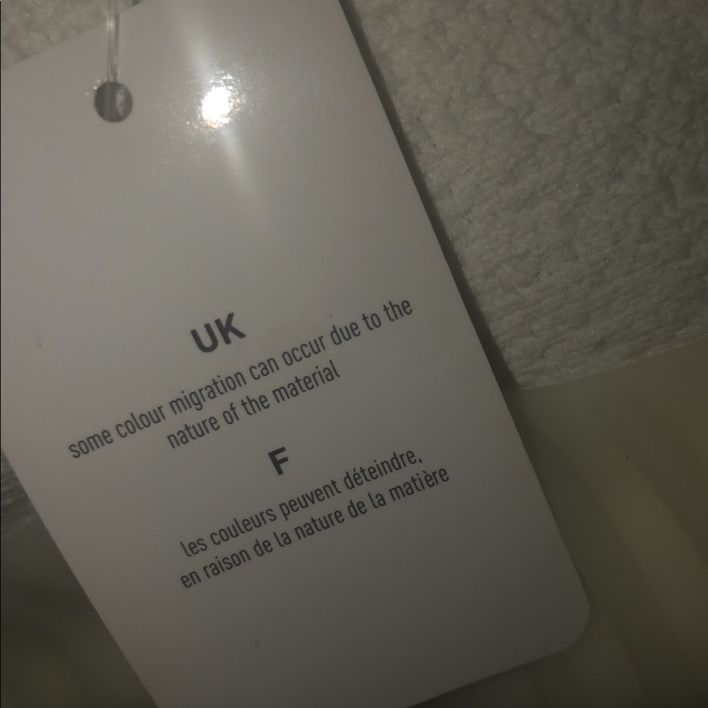 White Cream Yeezys Boost V2 - Picture 4 of 5